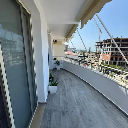 Апартаменты Enjoy Holydays House *